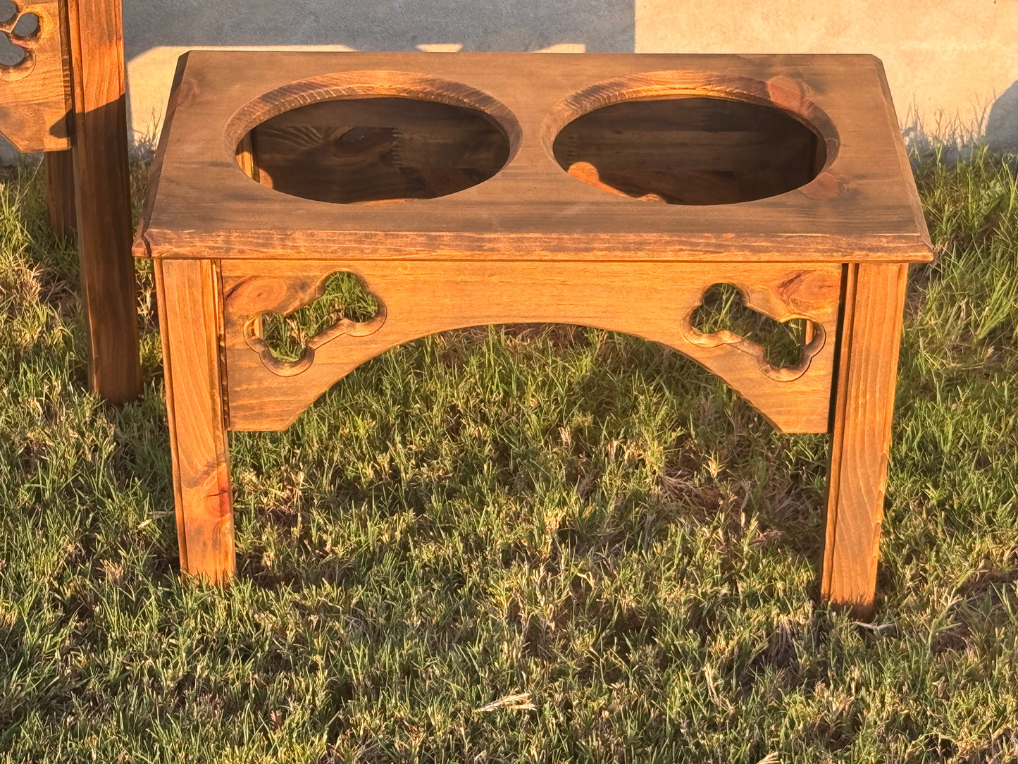 Double Bowl Arched Elevated Dog Bowl